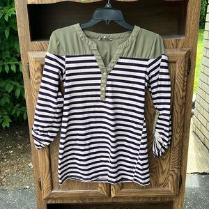 BKE Women’s Quarter Length Sleeve Top